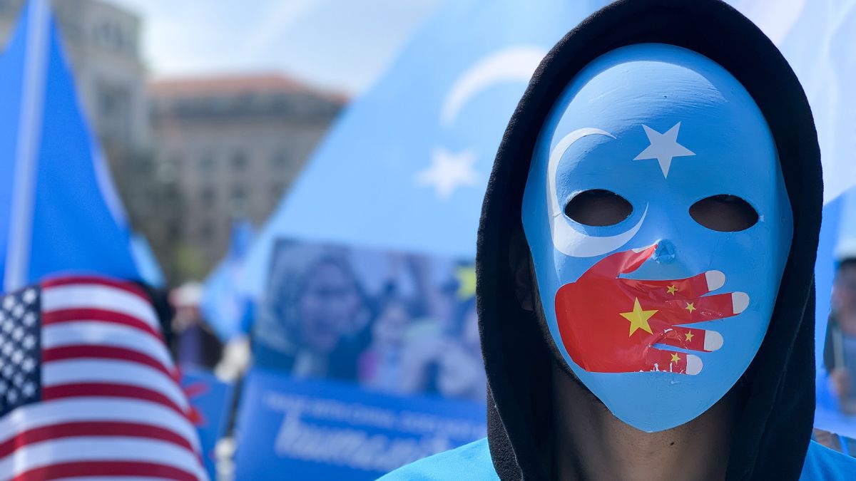 Čínské kyberútoky na Ujgury: Útočníci posílají škodlivé dokumenty maskované za zprávy od OSN
