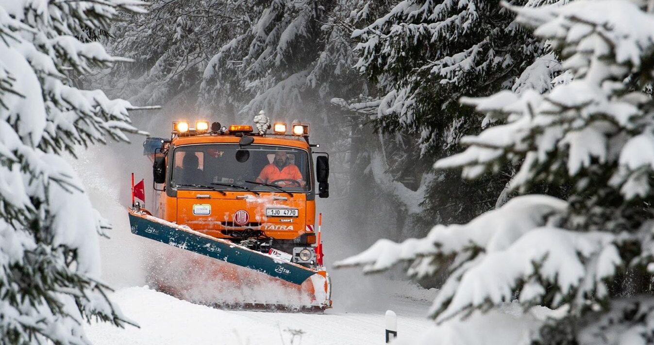 Zimní údržba: Silničáři díky datům předvídají, kde hrozí náledí
