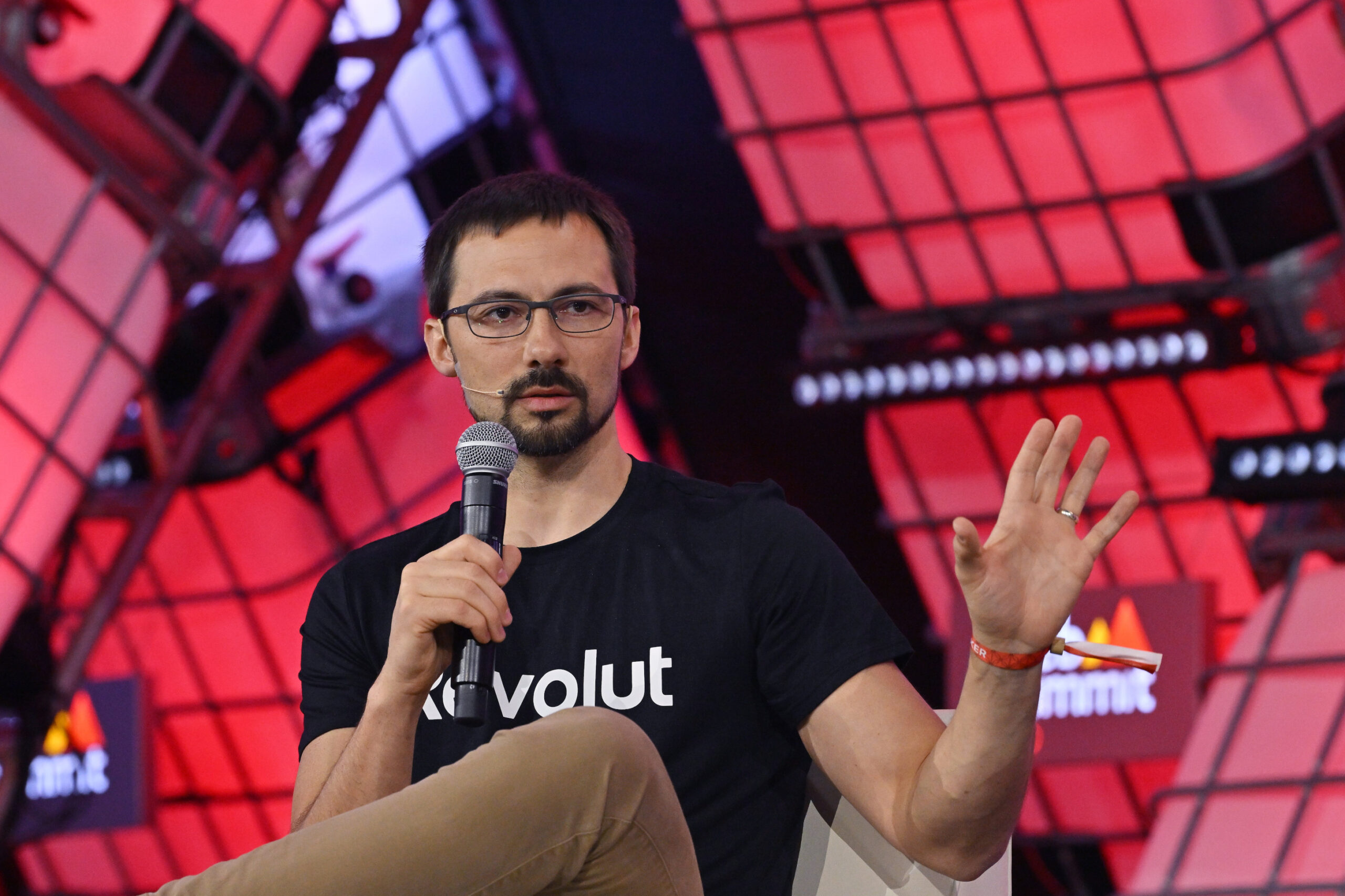 Spoluzakladatel Revolutu Vlad Yatsenko se přesouvá z pozice CTO do představenstva