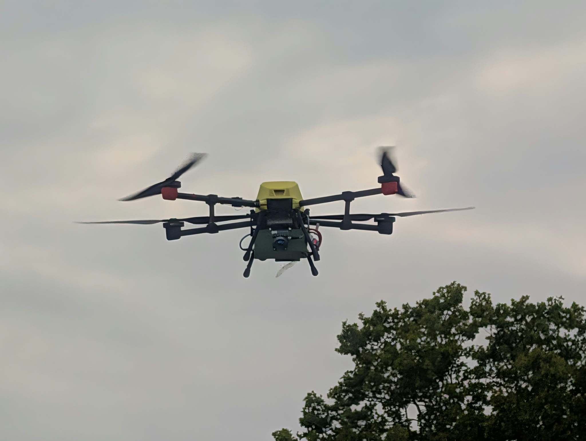 Oceněný český dron dokáže převzít pokyn formulovaný běžnou lidskou řečí