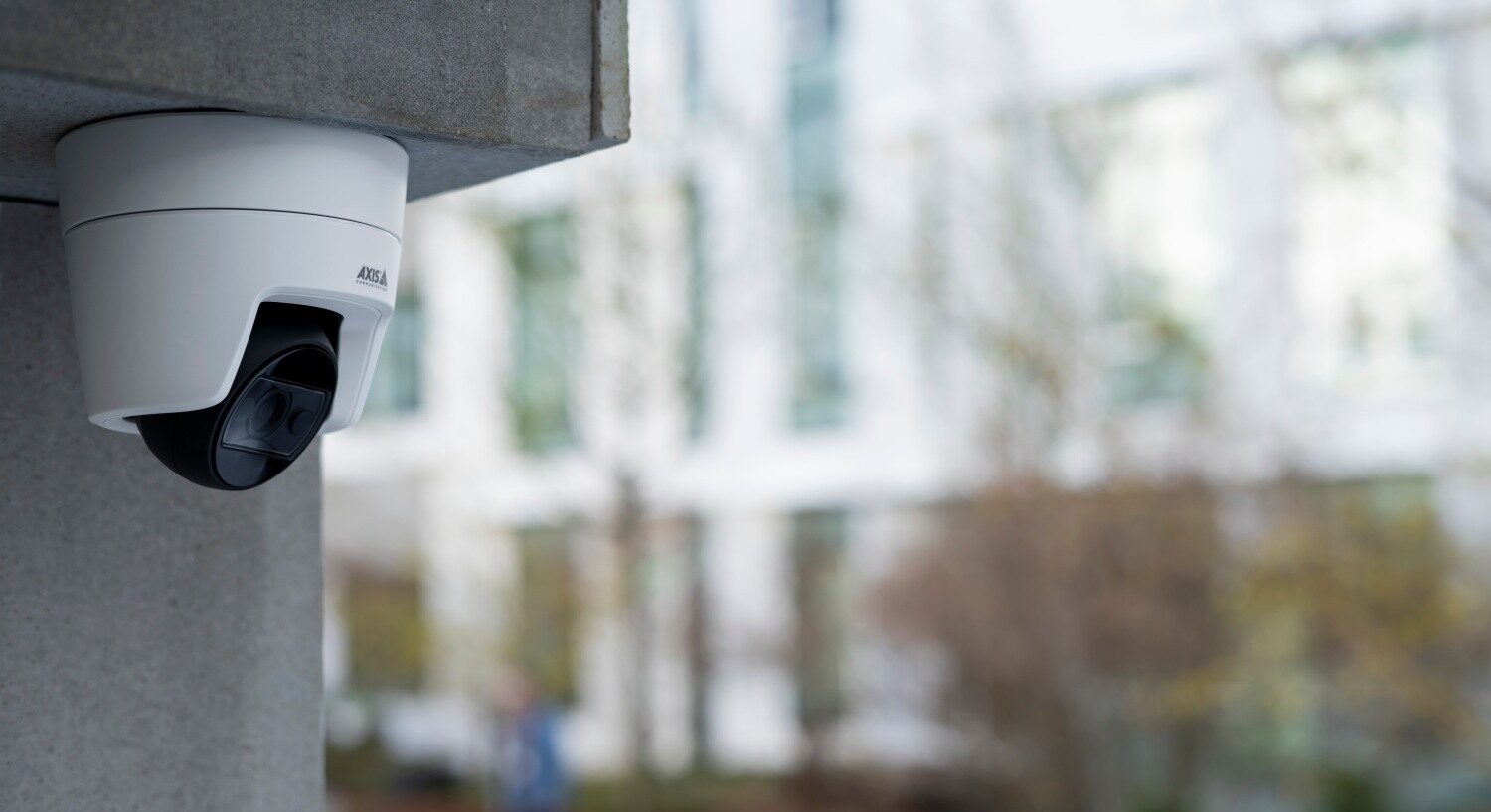 4K kamera Axis detekuje a rozlišuje situace v obraze i nebezpečné zvuky